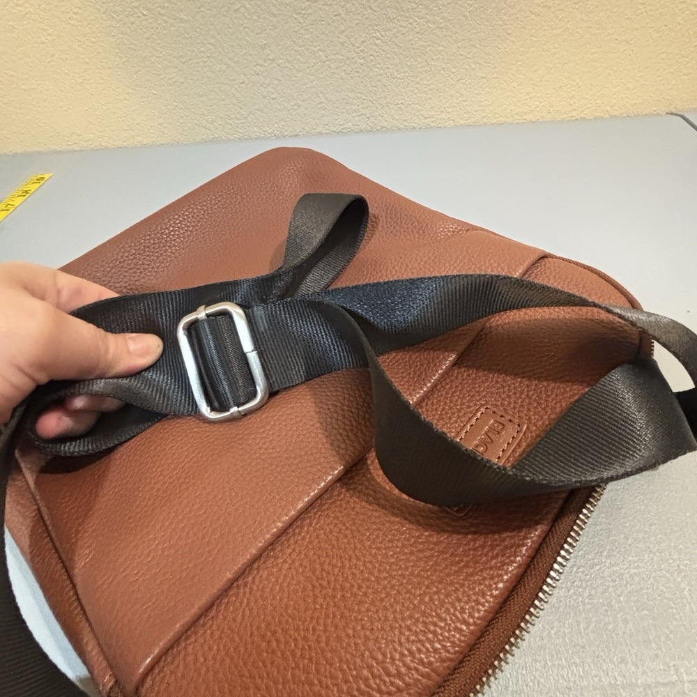 Bugatti Horizon 2 Blackbook Leather Crossbody Bag In Cognac Adjustable Straps - Picture 16 of 16